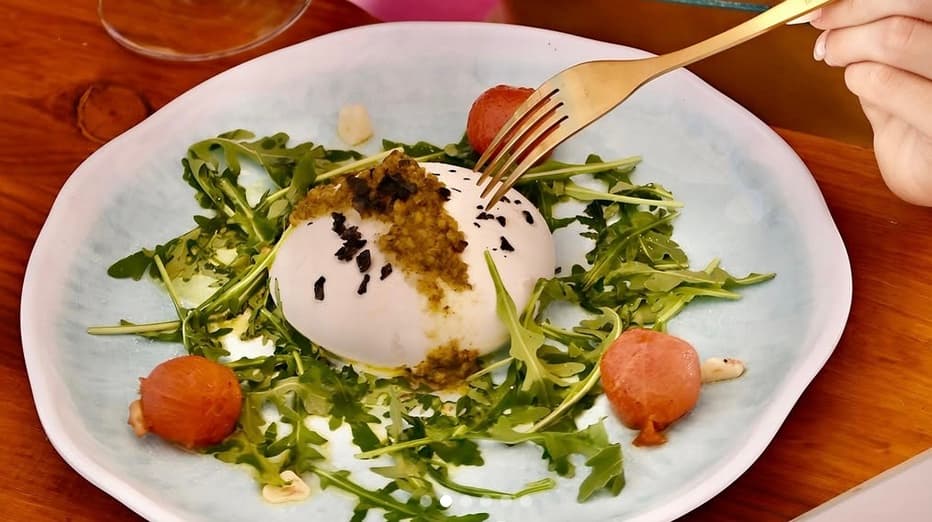 BURRATA SALAD / ENSALADA DE BURRATA 